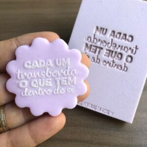 Frase 177 CADA UM TRANSBORDA