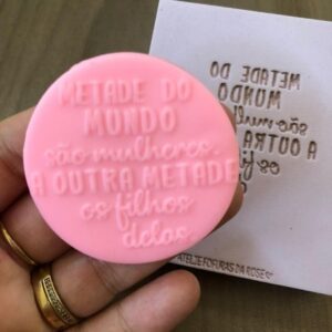 Frase 258 A metade do mundo são....