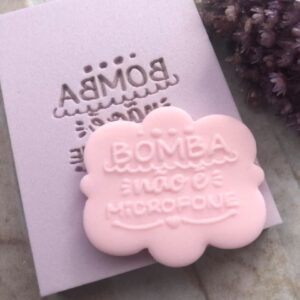 Frase C049 BOMBA NÃO É MICROFONE