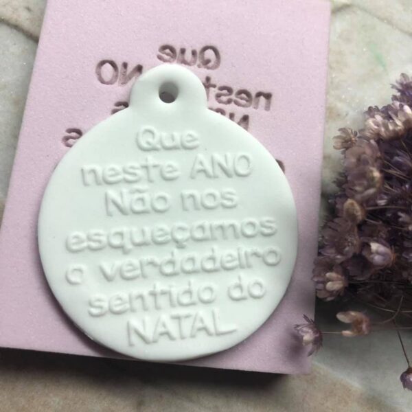 Frase C063 QUE NESTE ANO NÃO ESQUEÇAMOS O VERDADEIRO SENTIDO DO NATAL
