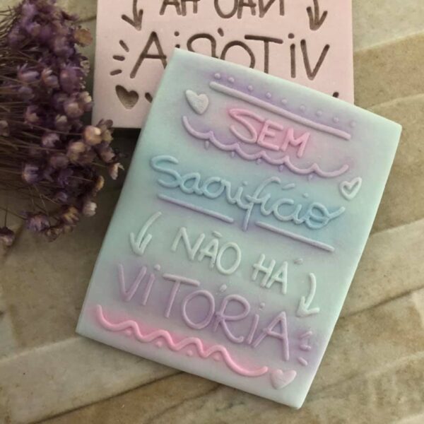 Textura Frase 39 SEM SACRIFÍCIO NÃO HÁ VITÓRIA