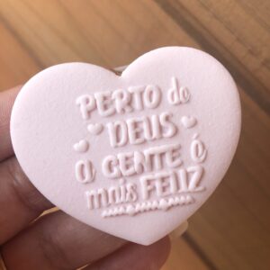 Frase FRZ439 Perto de Deus...
