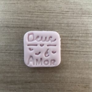 DEUS É AMOR 132MF