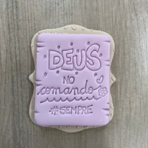 DEUS NO COMANDO 100F