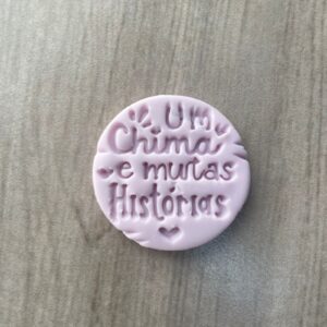 UM CHIMA E MUITAS HISTÓRIAS
