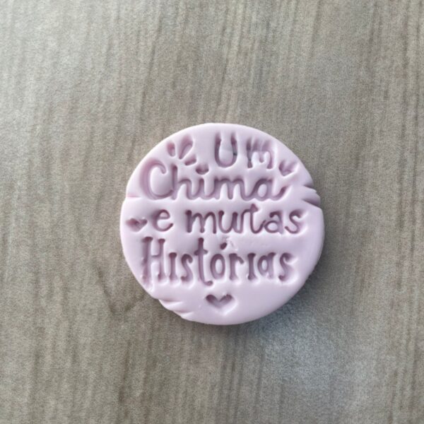 UM CHIMA E MUITAS HISTÓRIAS