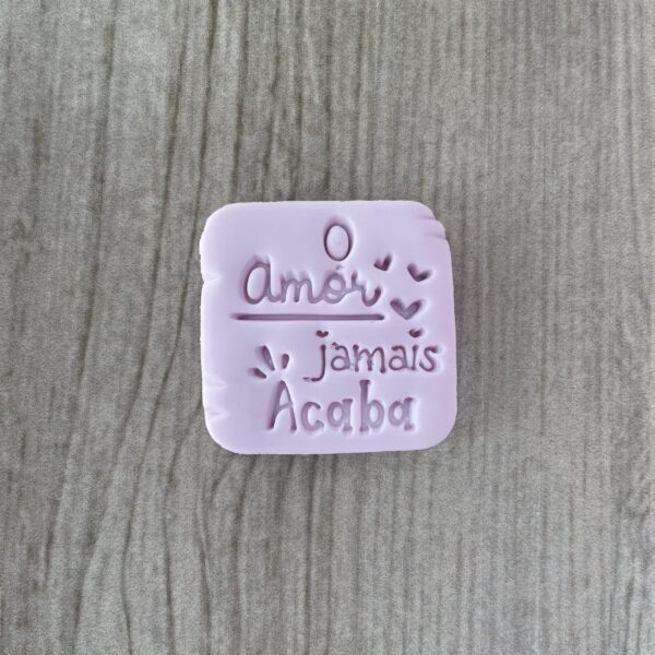O AMOR JAMAIS ACABA 1352AJ3D