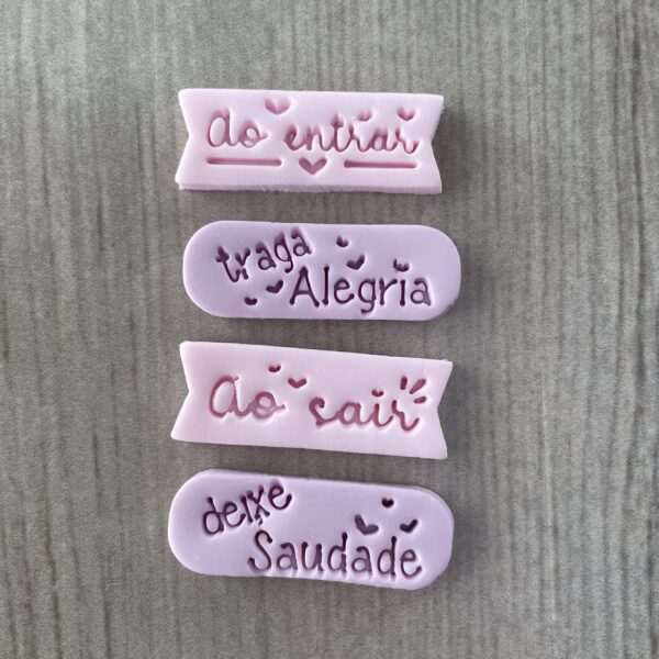 AO ENTRAR TRAGA ALEGRIA ...1489AJ3D